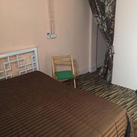 Big Orange Localstay At Siam Бангкок Екстер'єр фото