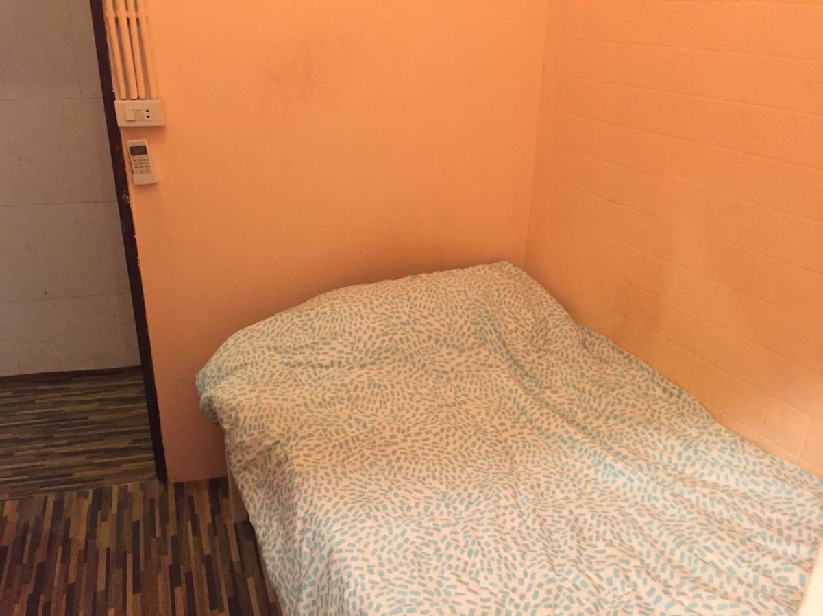 Big Orange Localstay At Siam Бангкок Екстер'єр фото