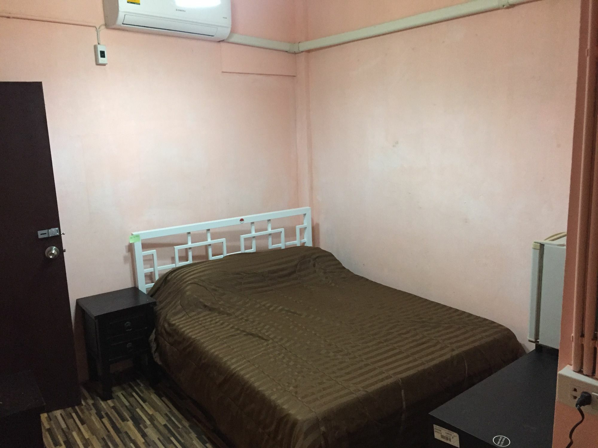 Big Orange Localstay At Siam Бангкок Екстер'єр фото